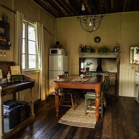 Cosy Farmstay: Green Cabin At Whispering Woods Beedelup Bagian luar foto