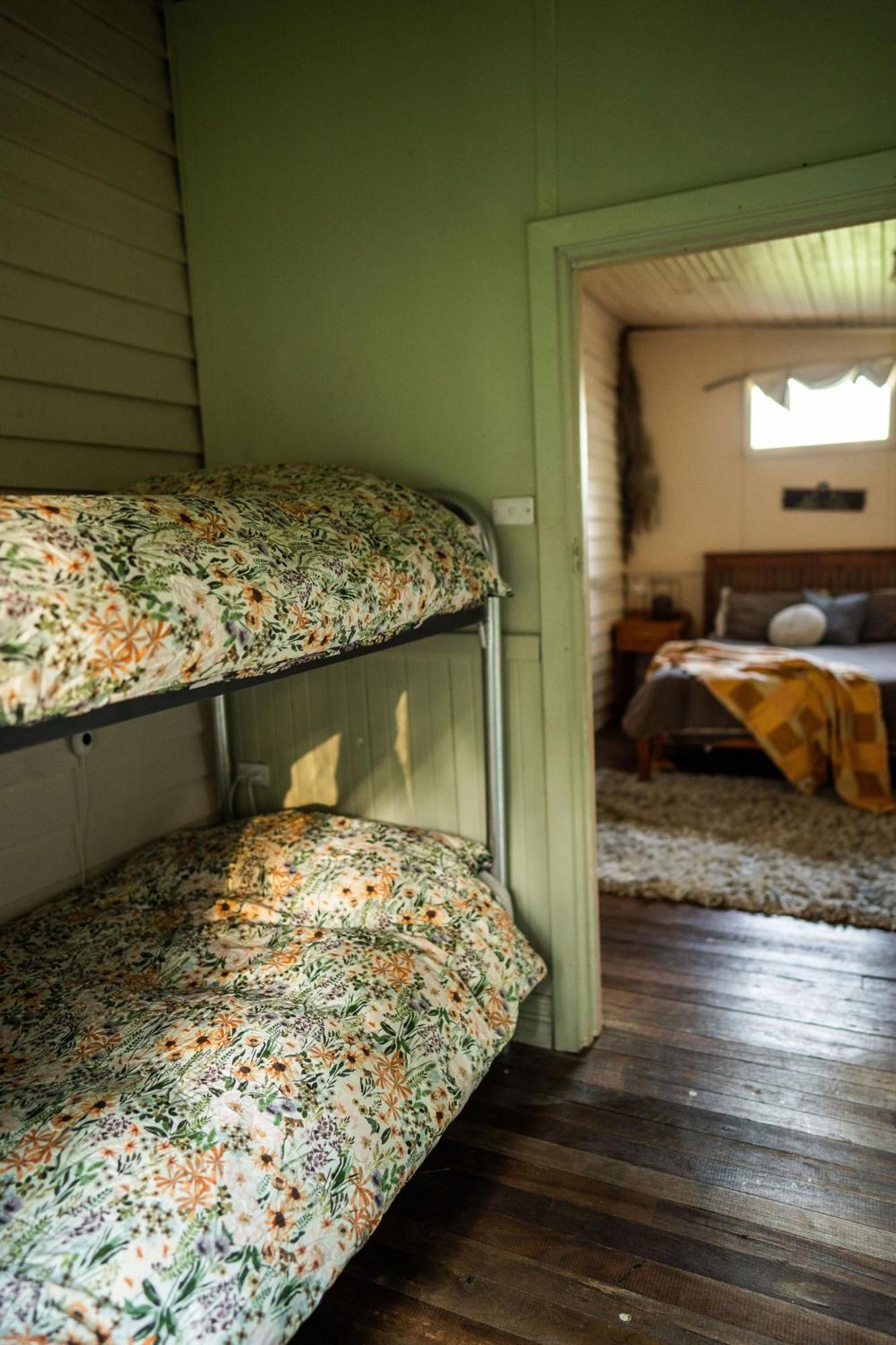 Cosy Farmstay: Green Cabin At Whispering Woods Beedelup Bagian luar foto